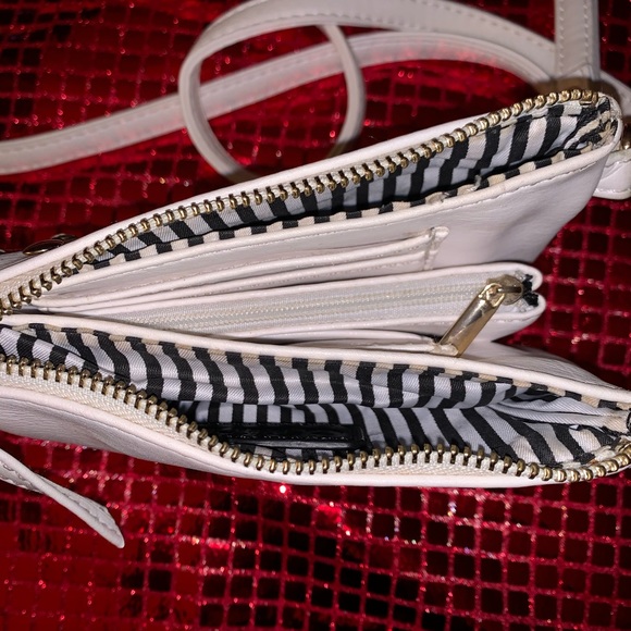 Cute Rhinestone Purse 💖 - Picture 3 of 3